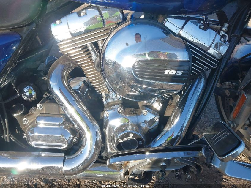 2015 Harley-Davidson Fltrxs Road Glide Special VIN: 1HD1KTM12FB679042 Lot: 43969225