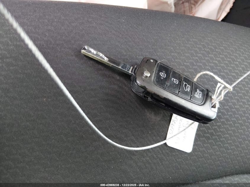 2019 Hyundai Elantra Gt VIN: KMHH35LE6KU090695 Lot: 43969238