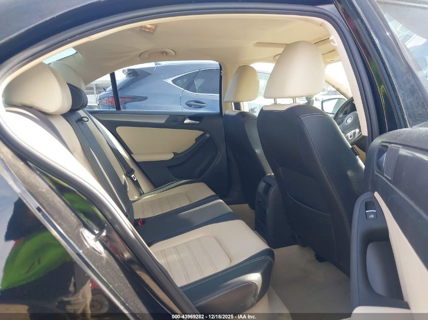 2013 Volkswagen Jetta 2.5L Sel VIN: 3VWLP7AJXDM365018 Lot: 43969282