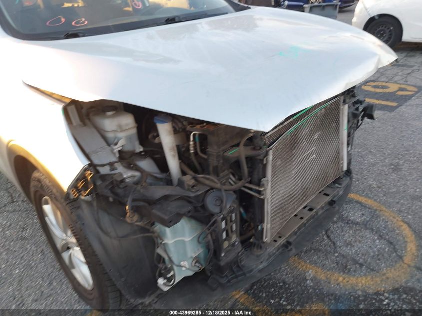 2016 Kia Sorento 2.4L L VIN: 5XYPG4A38GG002240 Lot: 43969285