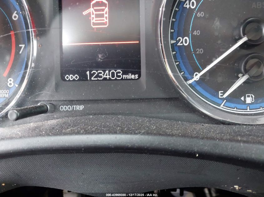 2018 Toyota Corolla Le VIN: 5YFBURHE7JP756580 Lot: 43969388