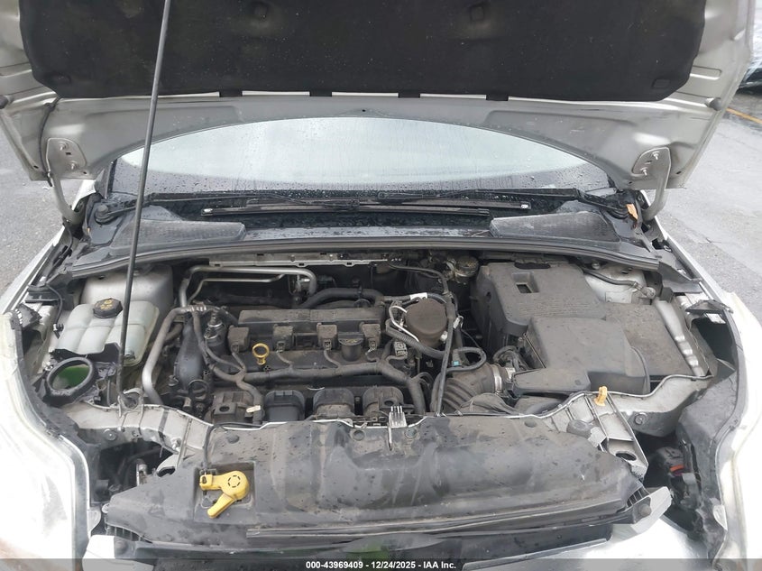 1FAHP3F27CL250885 2012 Ford Focus 2.0 Se silver