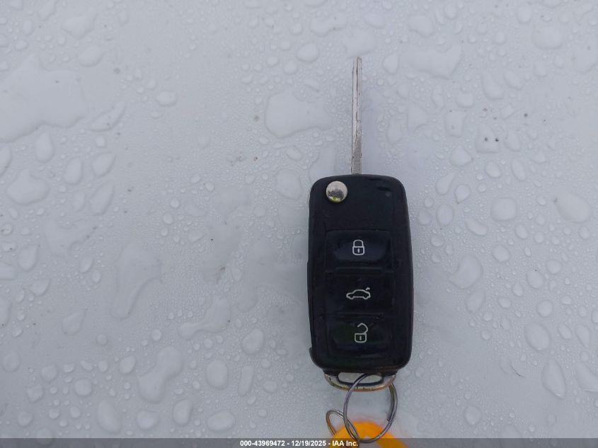 2012 Volkswagen Eos Komfort VIN: WVWBW7AH5CV006887 Lot: 43969472