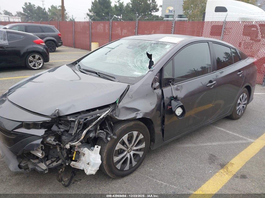 VIN JTDKAMFP5N3207474 2022 TOYOTA PRIUS PRIME XLE