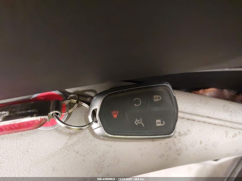 2022 Cadillac Xt4 Awd Premium Luxury VIN: 1GYFZDR47NF111043 Lot: 43969622