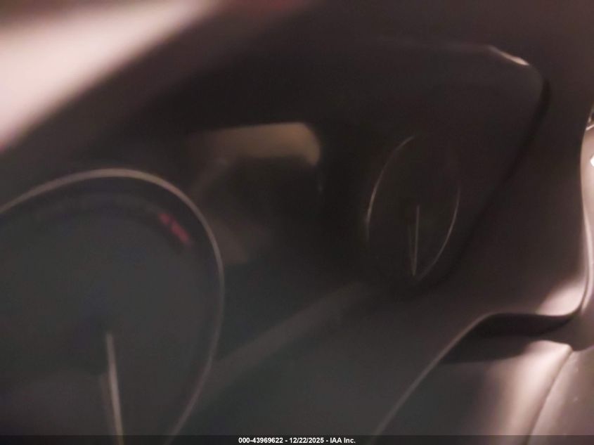 2022 Cadillac Xt4 Awd Premium Luxury VIN: 1GYFZDR47NF111043 Lot: 43969622