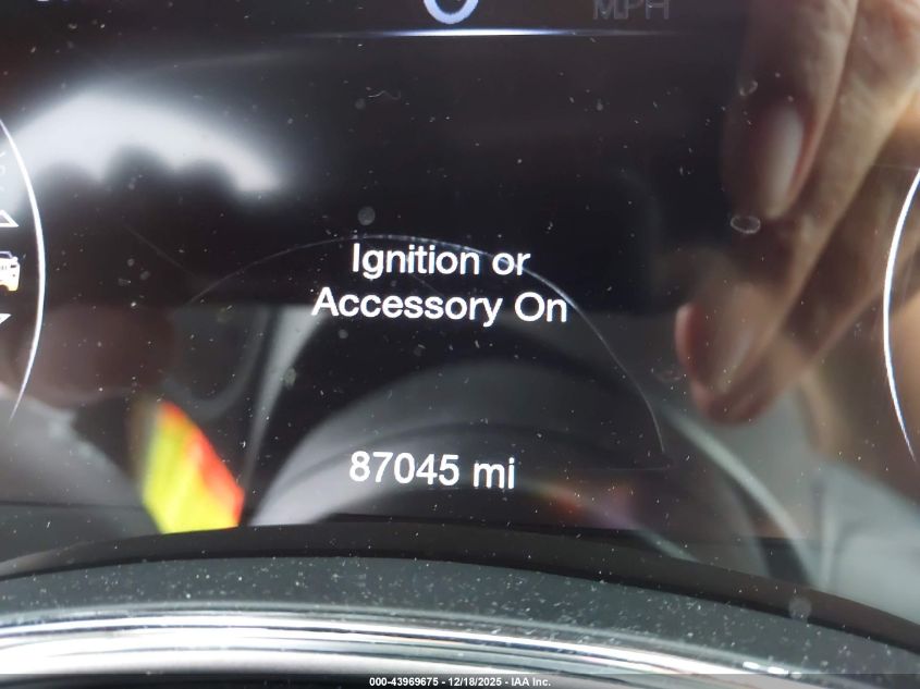 2018 Jeep Grand Cherokee Overland 4X2 VIN: 1C4RJECG5JC197225 Lot: 43969675