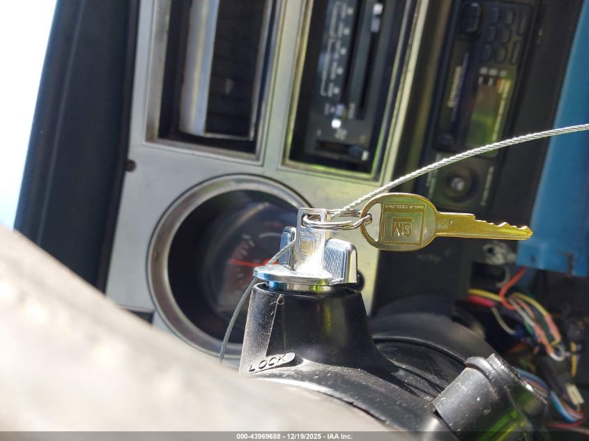 1984 Chevrolet K20 VIN: 1GCGK24J4ES122363 Lot: 43969688