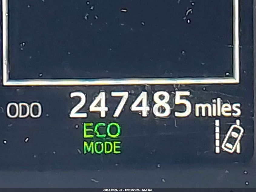 2017 Toyota Rav4 Xle VIN: 2T3RFREV0HW587290 Lot: 43969700