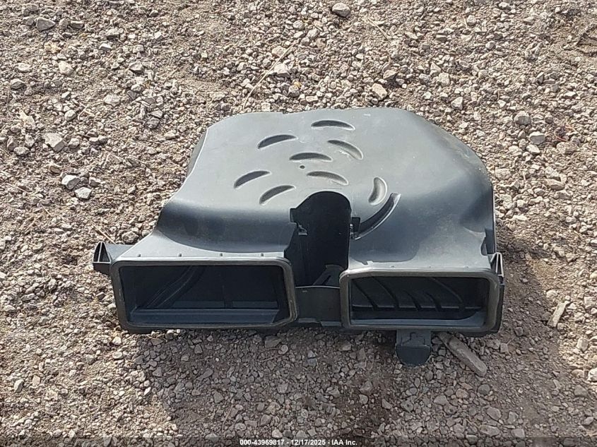 2010 Mercedes-Benz E 550 4Matic VIN: WDDHF9ABXAA176030 Lot: 43969817