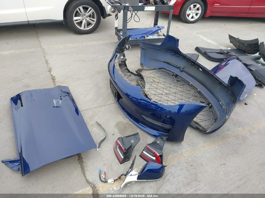 2018 Tesla Model 3 Long Range/Performance VIN: 5YJ3E1EB1JF088199 Lot: 43969859