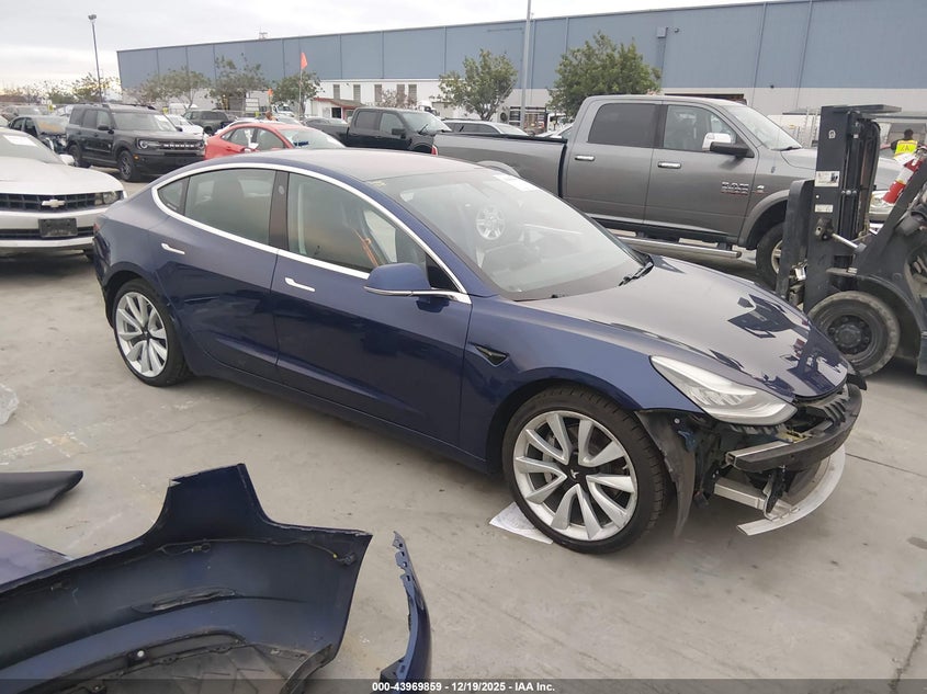 5YJ3E1EB1JF088199 2018 Tesla Model 3 Long Range/Performance auction photo 1