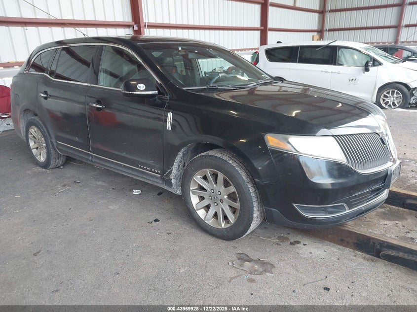 2LMHJ5NK9DBL52005 2013 Lincoln Mkt Livery auction photo 1
