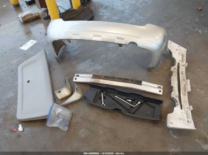 2006 Toyota Highlander V6 VIN: JTEGP21A760125563 Lot: 43969962