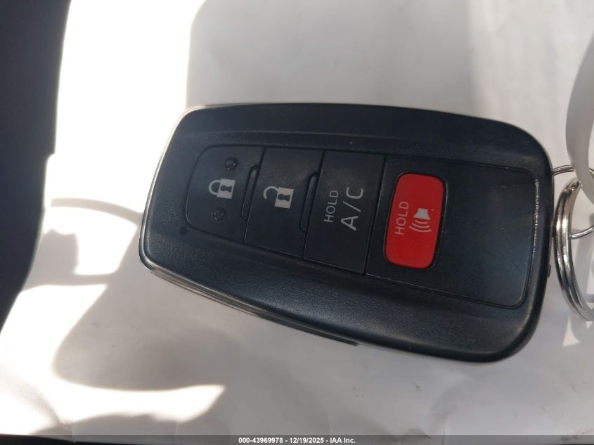 2022 Toyota Prius Prime Xle VIN: JTDKAMFP6N3207886 Lot: 43969978