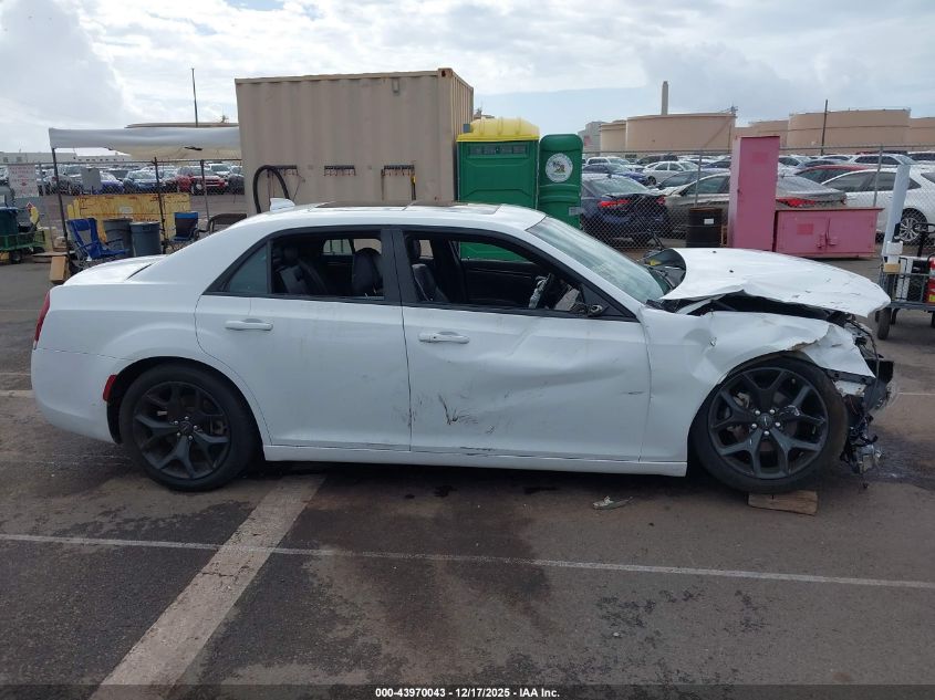 2022 Chrysler 300 S VIN: 2C3CCABGXNH170698 Lot: 43970043