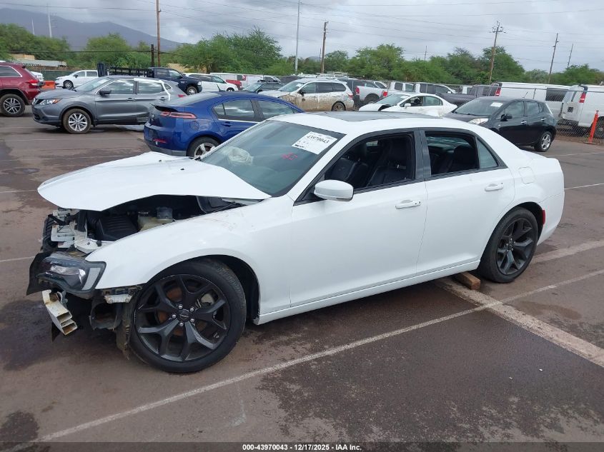 2022 Chrysler 300 S VIN: 2C3CCABGXNH170698 Lot: 43970043