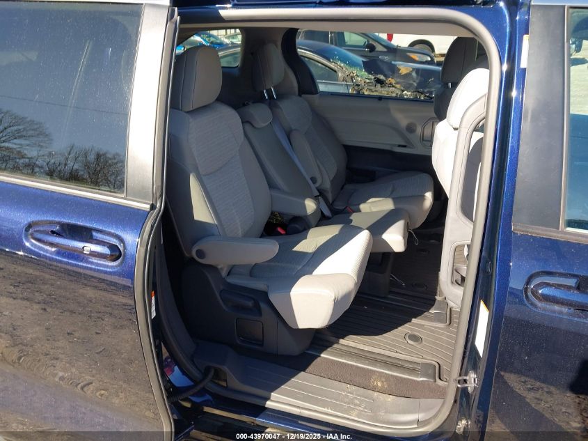 2022 Toyota Sienna Le VIN: 5TDKRKEC8NS077376 Lot: 43970047