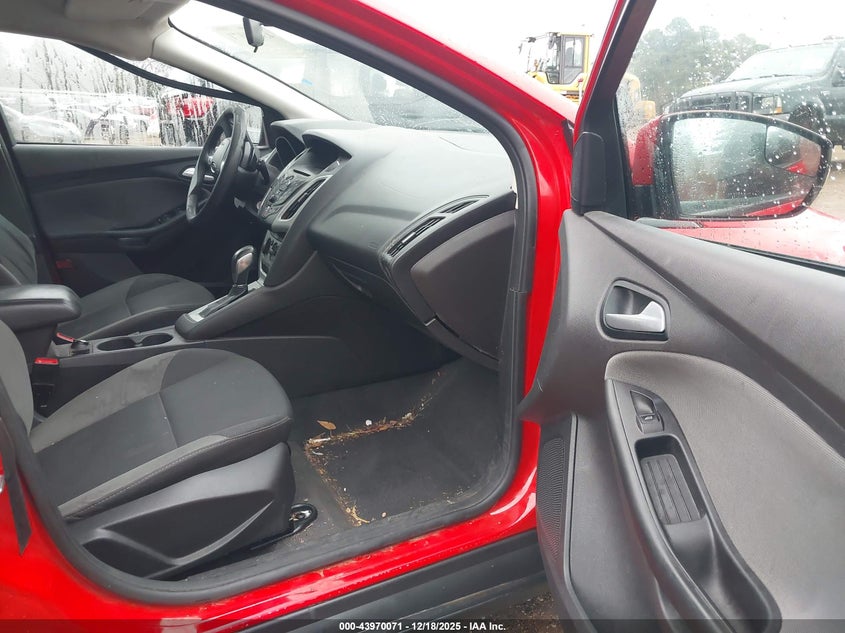 1FADP3K21EL238867 2014 FORD FOCUS photo no. 5