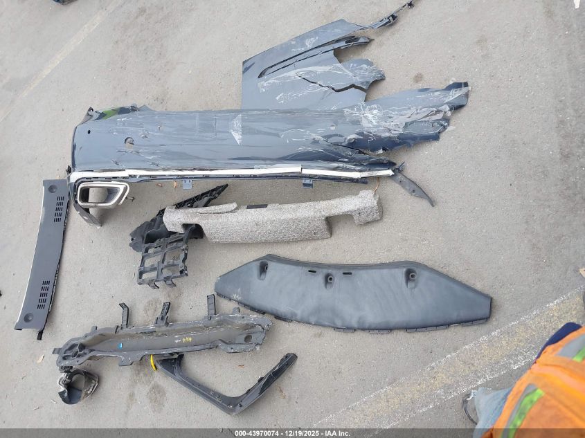 2017 Genesis G90 5.0 Ultimate VIN: KMHG54JH5HU025035 Lot: 43970074