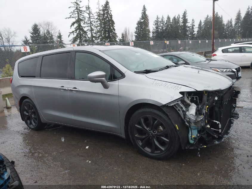 2018 Chrysler Pacifica Touring Plus VIN: 2C4RC1FG4JR229278 Lot: 43970122