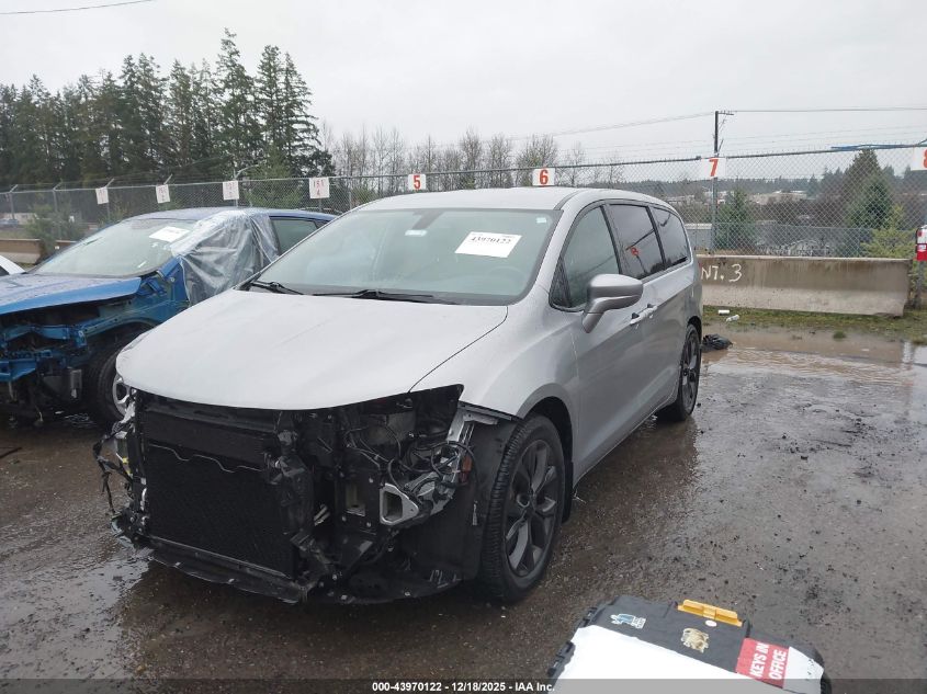 2018 Chrysler Pacifica Touring Plus VIN: 2C4RC1FG4JR229278 Lot: 43970122