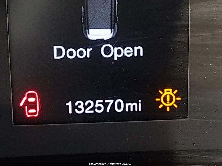 2017 Jeep Renegade Latitude Fwd VIN: ZACCJABB3HPG52311 Lot: 43970347