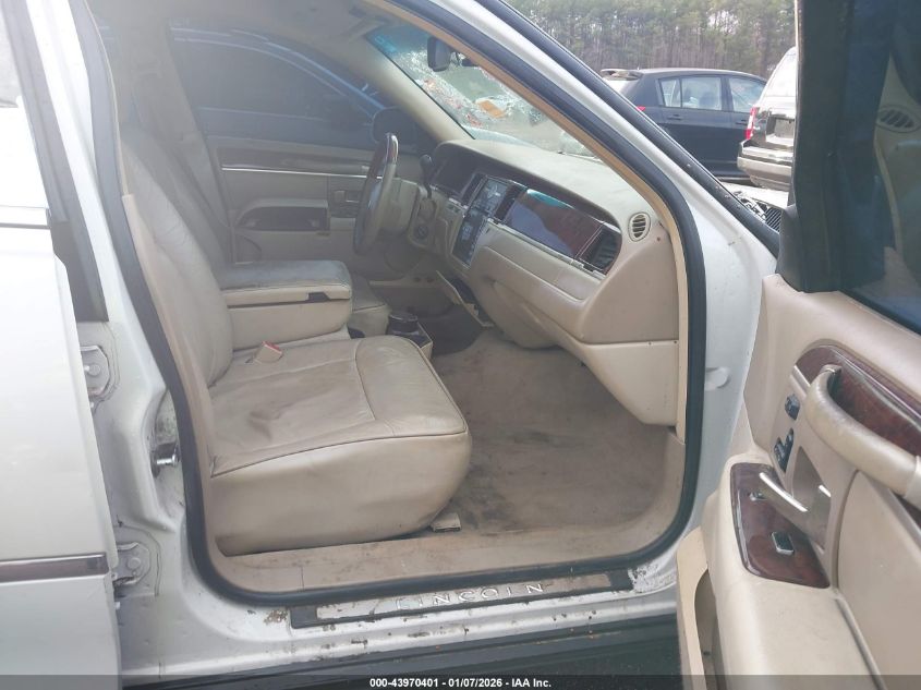 2006 Lincoln Town Car Designer Series