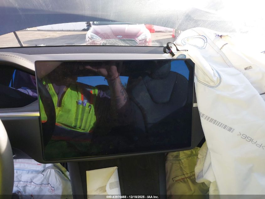 2025 Tesla Model S Rear-Wheel Drive VIN: 5YJSA1E58SF549000 Lot: 43970468