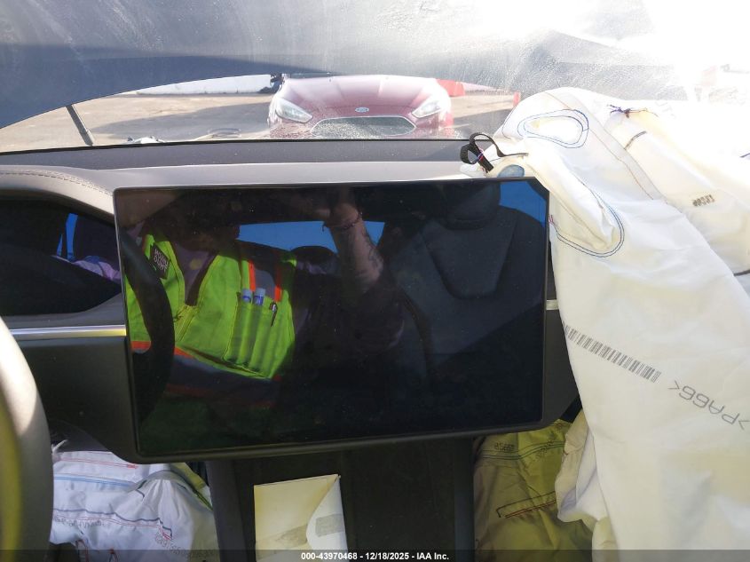 2025 Tesla Model S Rear-Wheel Drive VIN: 5YJSA1E58SF549000 Lot: 43970468