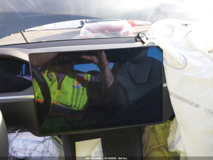 2025 Tesla Model S Rear-Wheel Drive VIN: 5YJSA1E58SF549000 Lot: 43970468