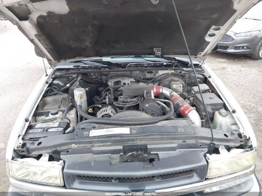 2003 Chevrolet S-10 Ls VIN: 1GCCS19X738236132 Lot: 43970575