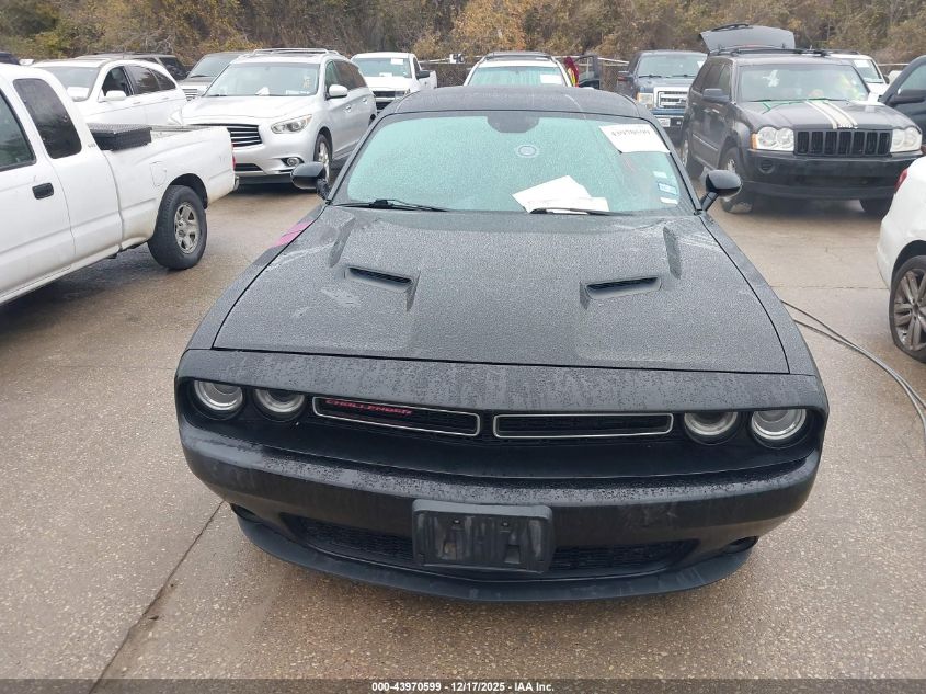 2017 Dodge Challenger Sxt VIN: 2C3CDZAGXHH569001 Lot: 43970599