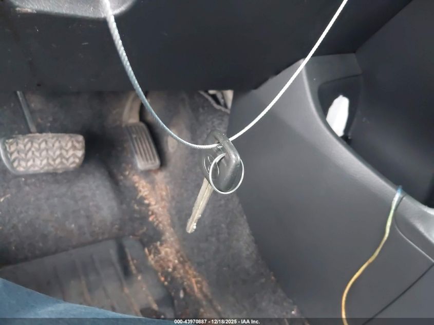 2010 Toyota Yaris VIN: JTDBT4K32A1355424 Lot: 43970887