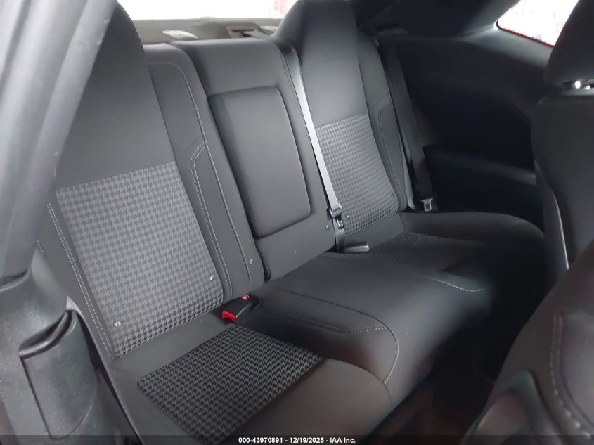 2017 Dodge Challenger Sxt VIN: 2C3CDZAG4HH633596 Lot: 43970891