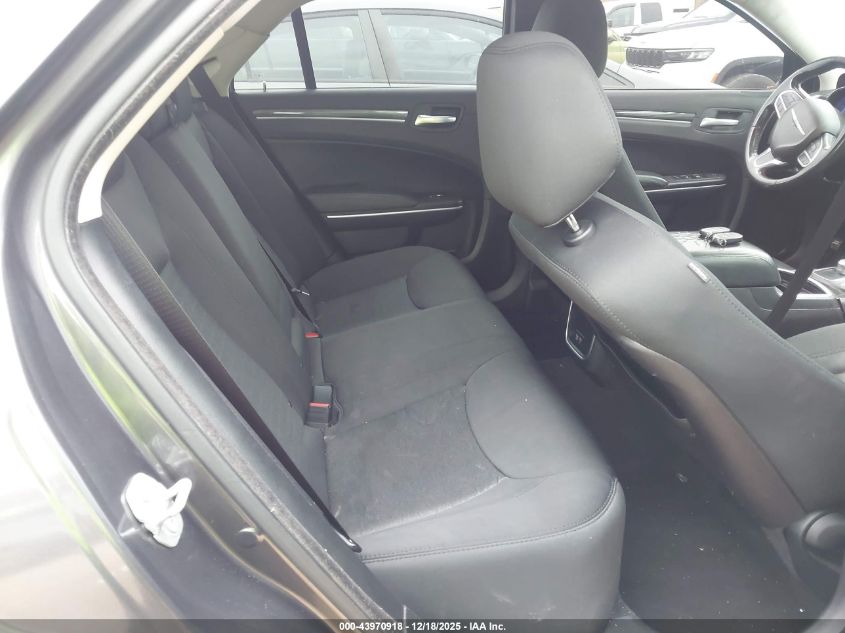 2019 Chrysler 300 Touring VIN: 2C3CCAAG4KH746122 Lot: 43970918