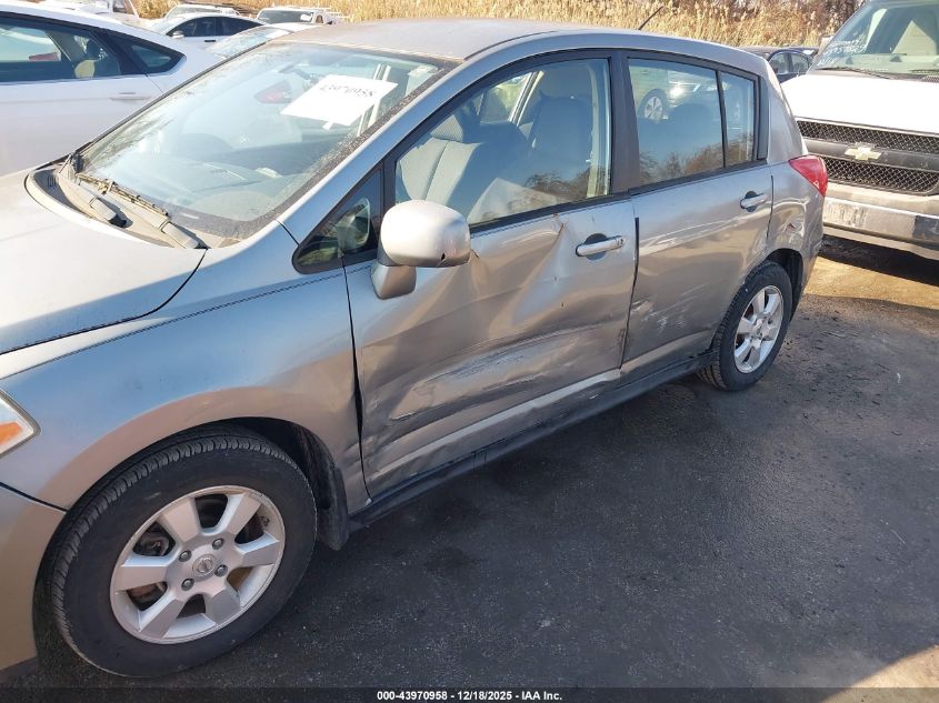 2009 Nissan Versa 1.8Sl VIN: 3N1BC13E49L426841 Lot: 43970958