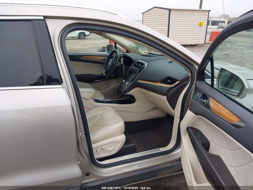 5LMCJ1A90FUJ03894 2015 LINCOLN MKC photo no. 5