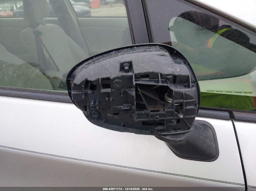 2013 Toyota Prius Two VIN: JTDKN3DU1D5680850 Lot: 43971174