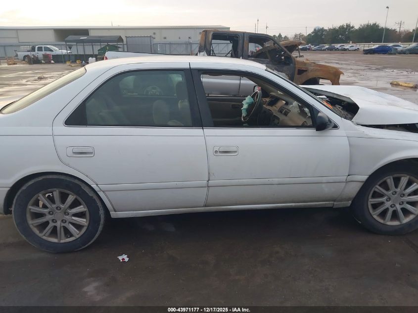 2000 Toyota Camry Le V6 VIN: 4T1BF22K5YU948203 Lot: 43971177