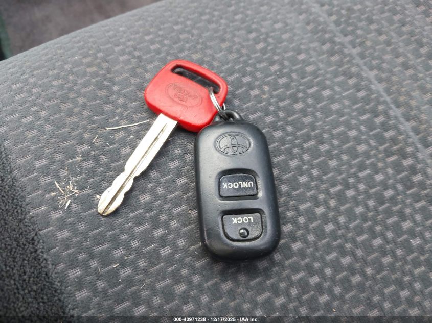 2004 Toyota Corolla S VIN: 1NXBR32E04Z202629 Lot: 43971238