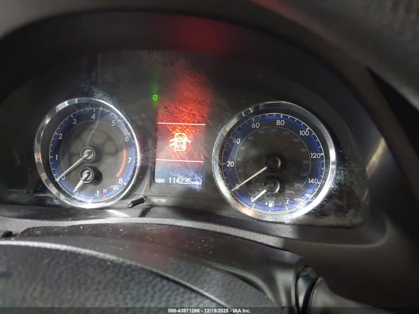 2018 Toyota Corolla Le VIN: 2T1BURHE1JC988463 Lot: 43971266