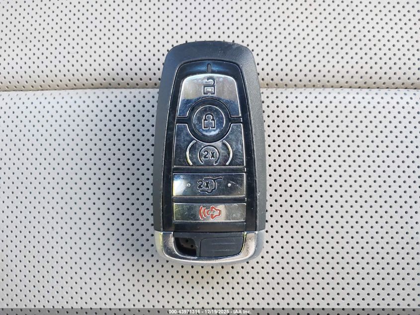 2024 Lincoln Nautilus Premiere VIN: 5LMPJ8JA1RJ785419 Lot: 43971316