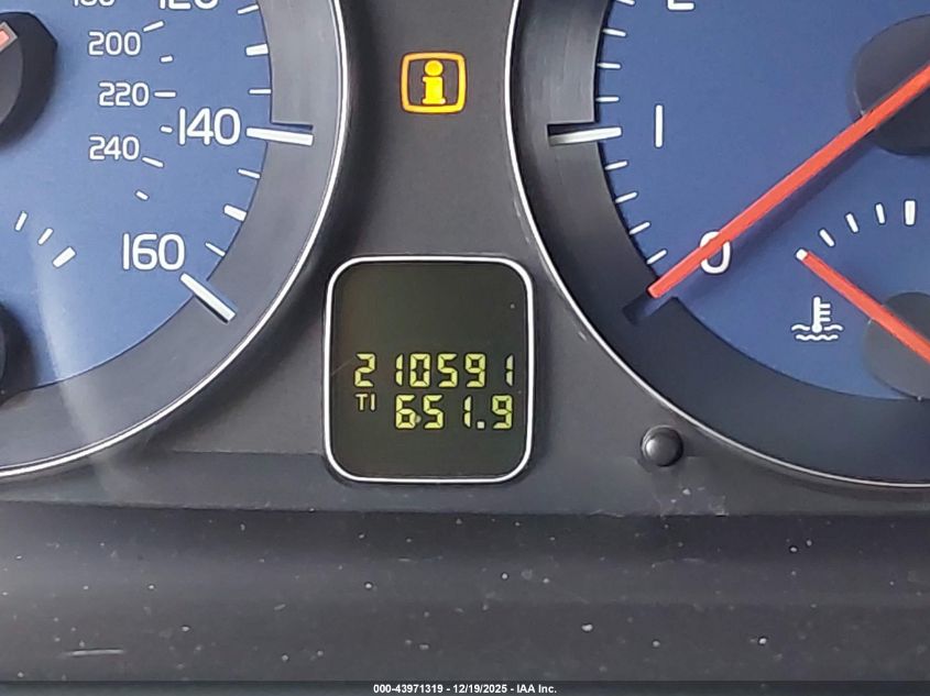 2011 Volvo C30 T5 VIN: YV1672MK4B2242417 Lot: 43971319