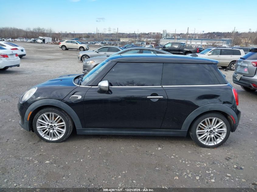 2014 Mini Hardtop Cooper VIN: WMWXM5C57ET935977 Lot: 43971321