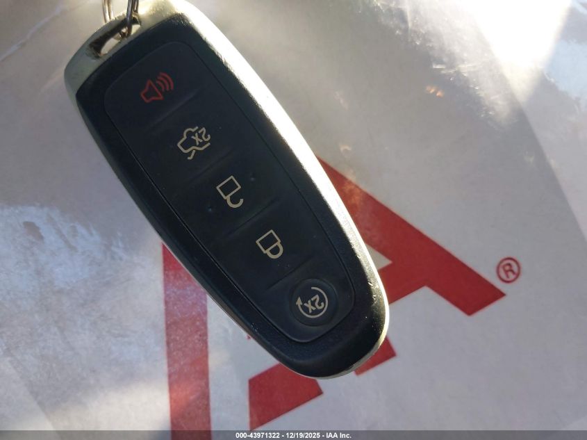 2015 Ford Focus Titanium VIN: 1FADP3N22FL260373 Lot: 43971322