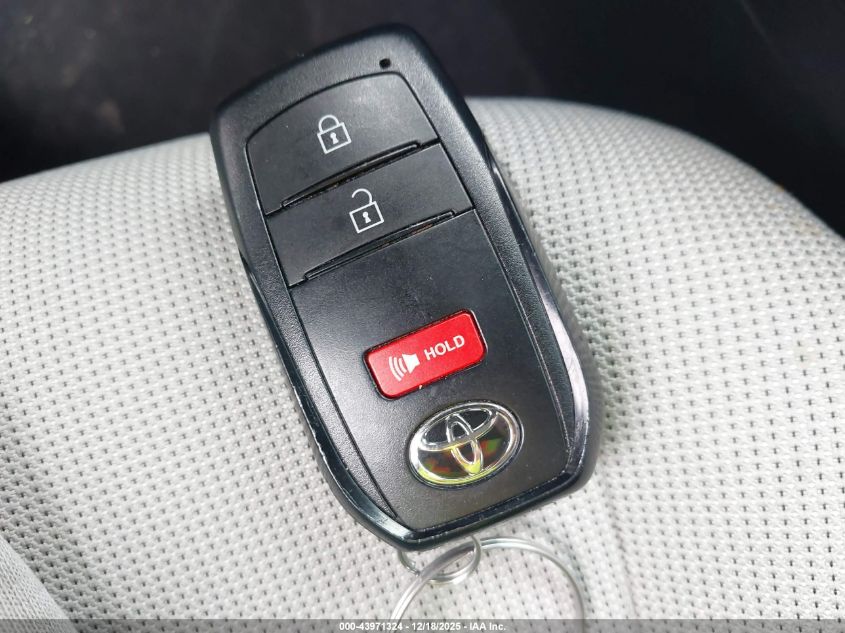 2026 Toyota Corolla Cross Le VIN: 7MUBAAAG0TV152729 Lot: 43971324