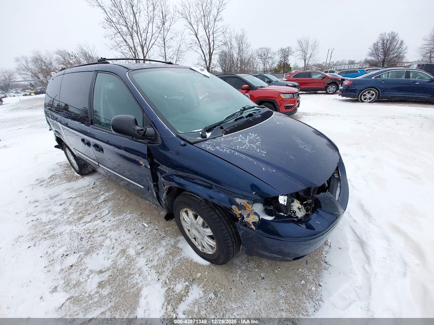 2C4GP54L75R251784 2005 Chrysler Town & Country Touring auction photo 1