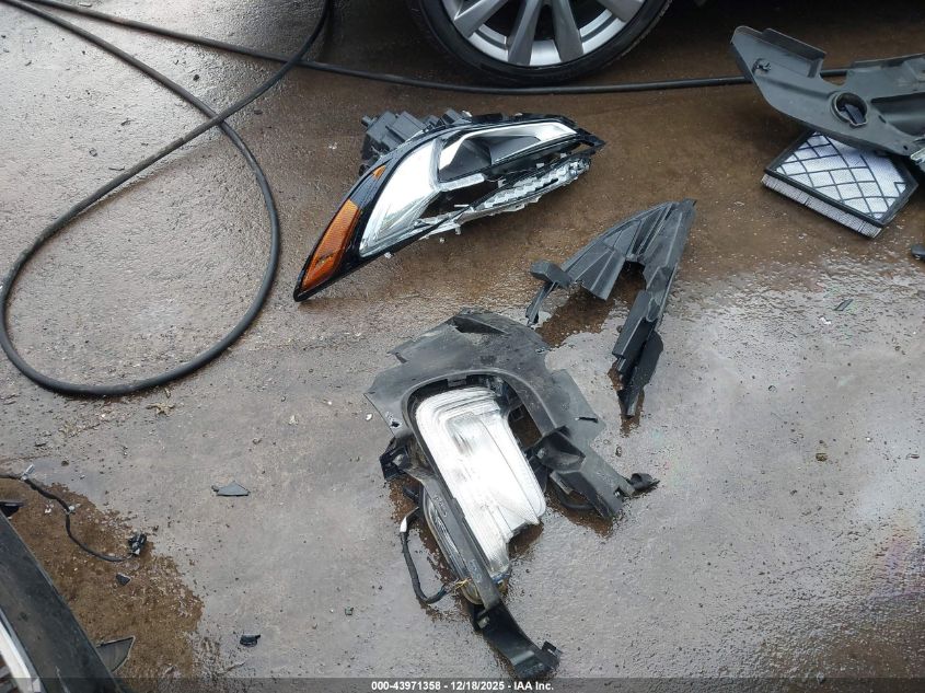 2018 Buick Enclave Premium VIN: 5GAEVBKW8JJ204000 Lot: 43971358