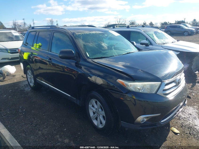 TOYOTA HIGHLANDER 2013. Lot# 43971448. VIN 5TDBK3EH3DS200165. Photo 1